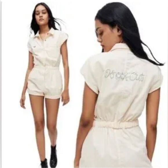 URBAN OUTFITTERS quinn
SHORTIE ROMPER; Size Medium; Like New - Picture 6 of 8
